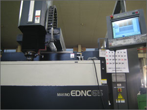 放電加工機　EDNC65